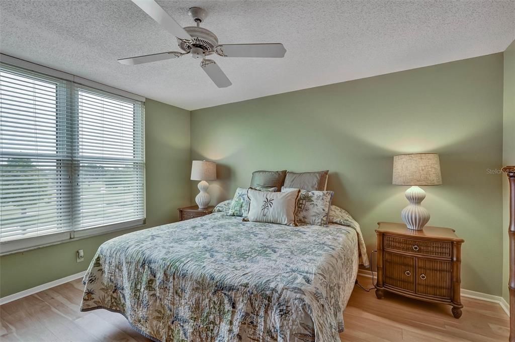 For Sale: $240,000 (2 beds, 2 baths, 1376 Square Feet)