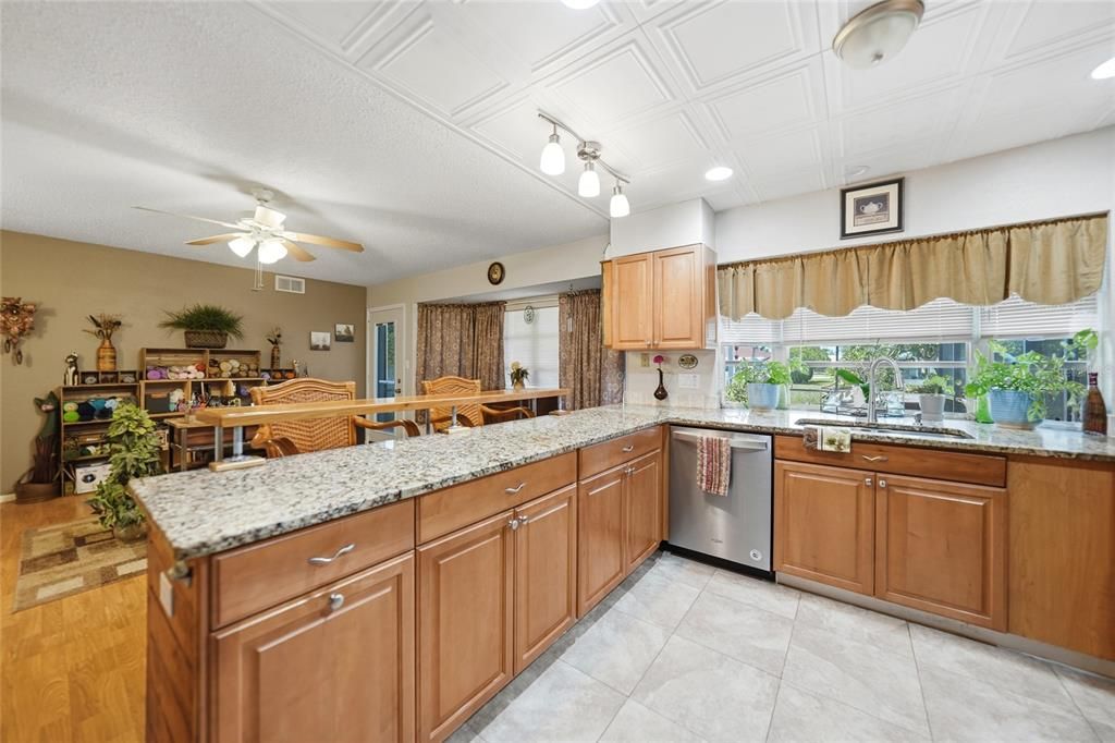 For Sale: $370,000 (4 beds, 3 baths, 2206 Square Feet)