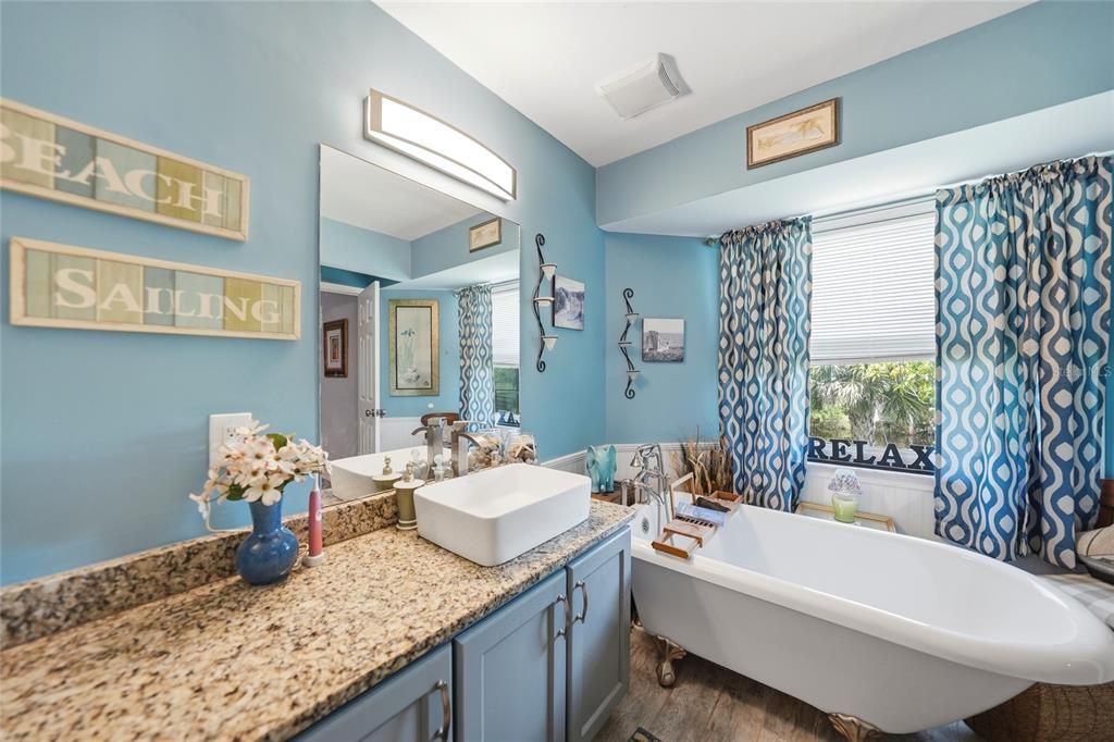 For Sale: $370,000 (4 beds, 3 baths, 2206 Square Feet)