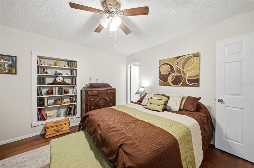 For Sale: $370,000 (4 beds, 3 baths, 2206 Square Feet)