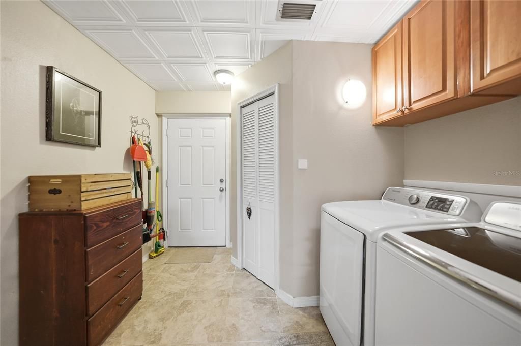 For Sale: $370,000 (4 beds, 3 baths, 2206 Square Feet)