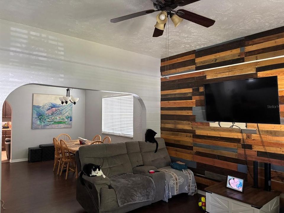 For Rent: $1,890 (3 beds, 1 baths, 1606 Square Feet)
