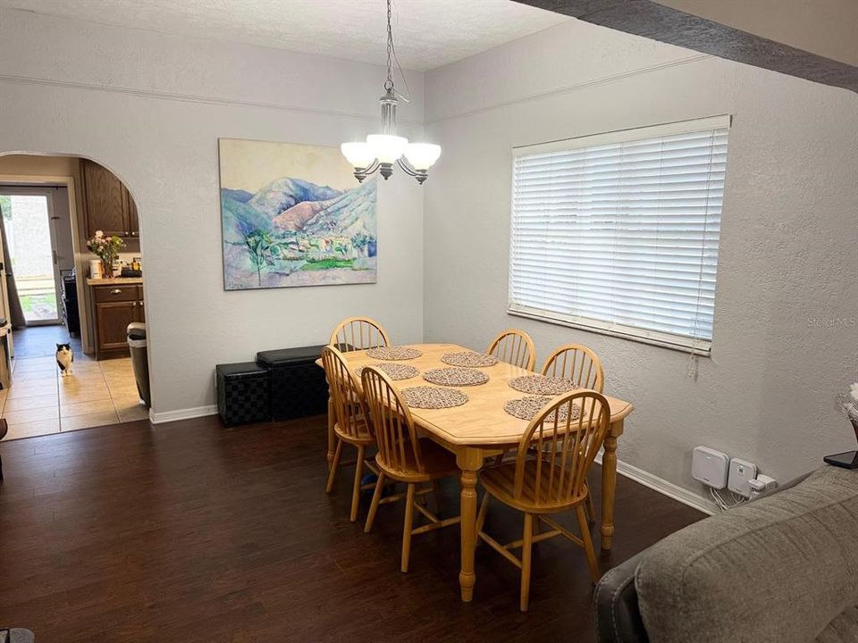For Rent: $1,890 (3 beds, 1 baths, 1606 Square Feet)