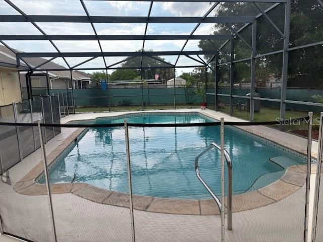 En Venta: $436,000 (4 camas, 3 baños, 2479 Pies cuadrados)