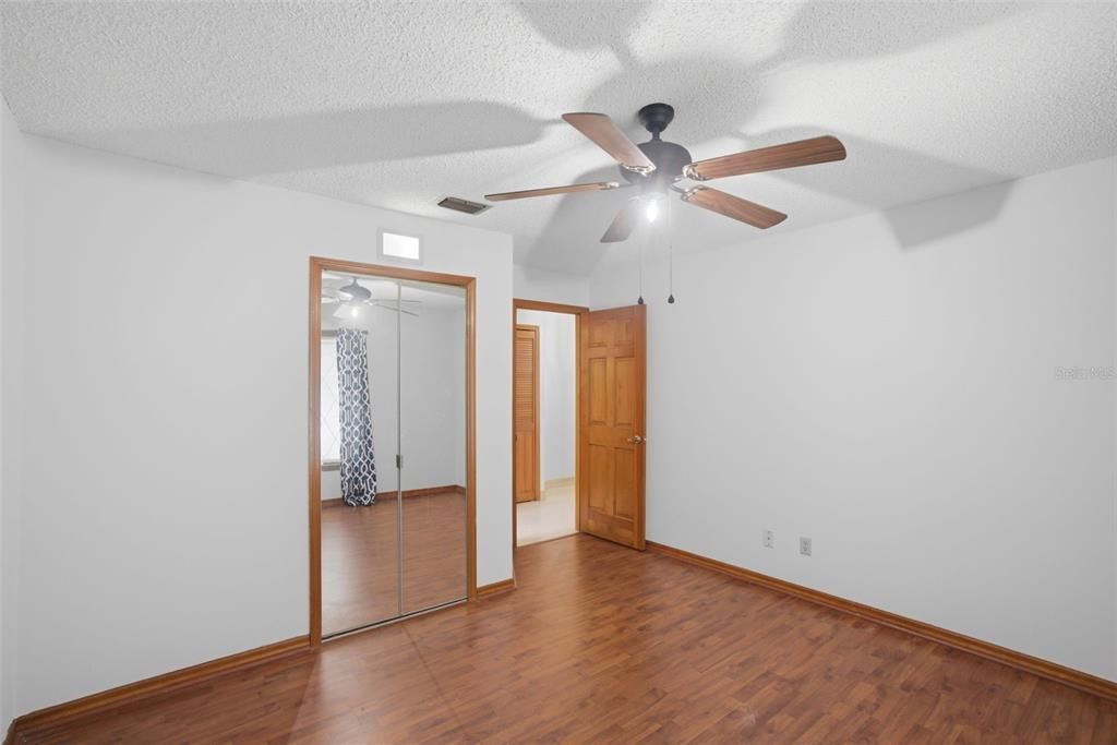 En Venta: $436,000 (4 camas, 3 baños, 2479 Pies cuadrados)