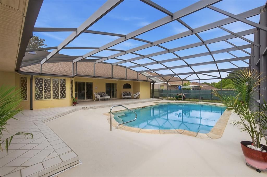 En Venta: $436,000 (4 camas, 3 baños, 2479 Pies cuadrados)