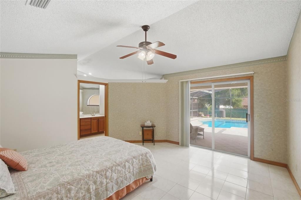 En Venta: $436,000 (4 camas, 3 baños, 2479 Pies cuadrados)