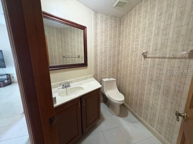 En Venta: $436,000 (4 camas, 3 baños, 2479 Pies cuadrados)