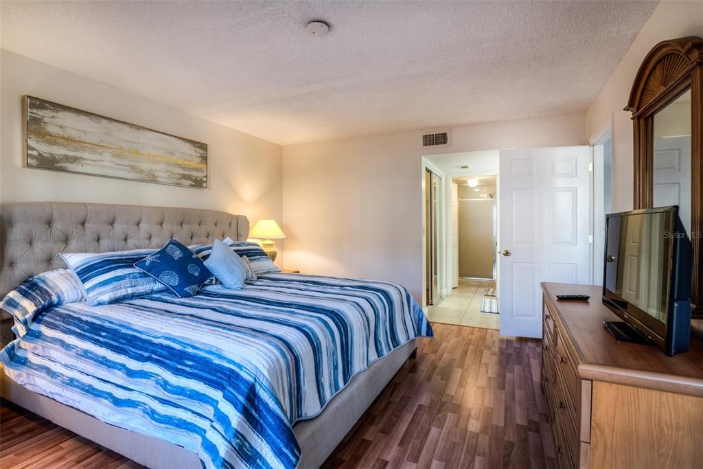 En Venta: $265,000 (2 camas, 2 baños, 1174 Pies cuadrados)