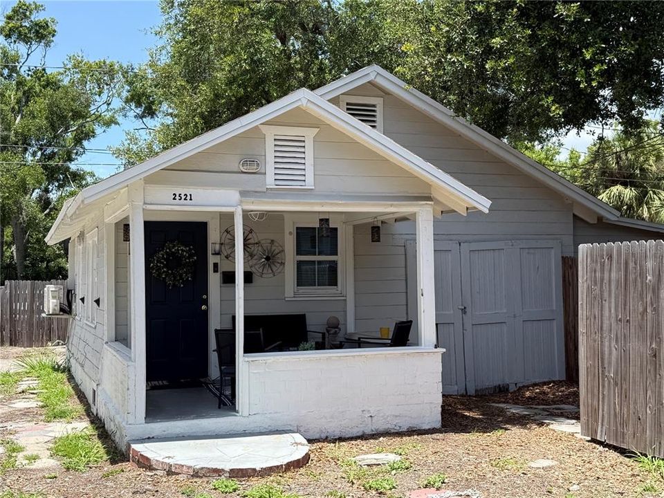 En Venta: $375,000 (2 camas, 3 baños, 1296 Pies cuadrados)