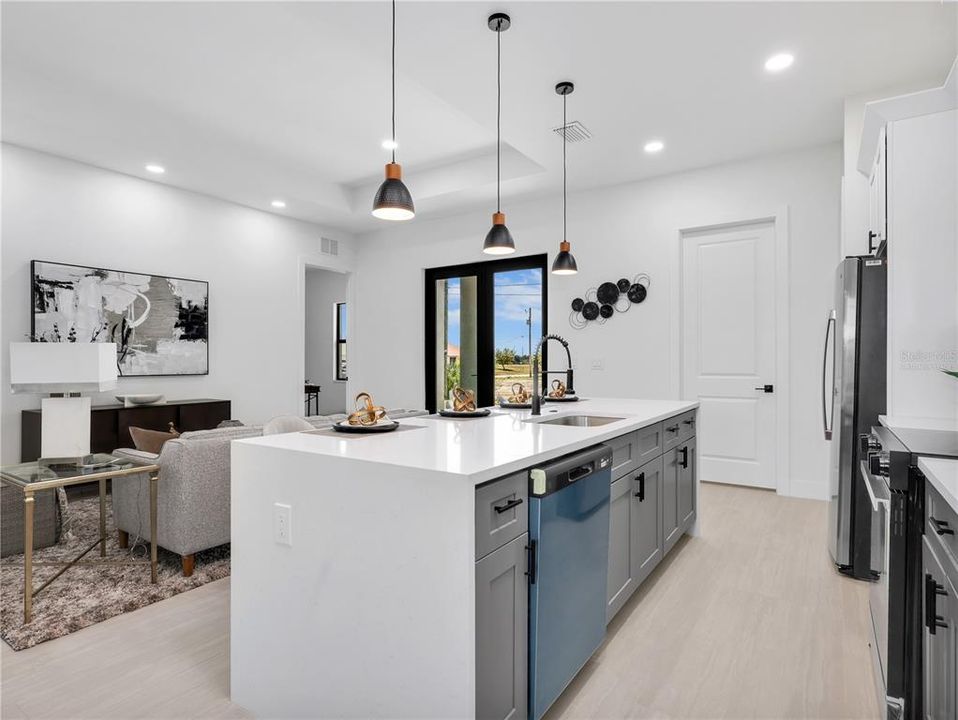 For Sale: $349,000 (3 beds, 2 baths, 1529 Square Feet)