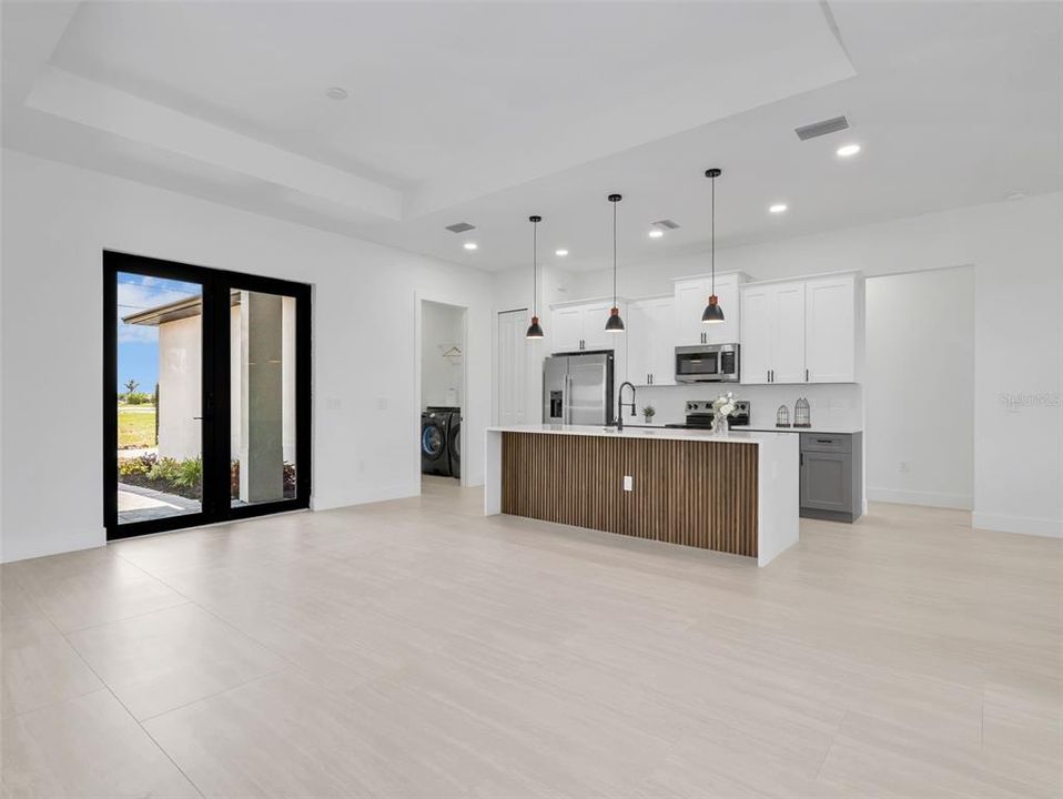 For Sale: $349,000 (3 beds, 2 baths, 1529 Square Feet)