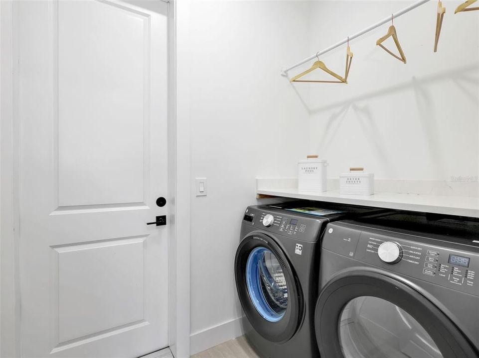 For Sale: $349,000 (3 beds, 2 baths, 1529 Square Feet)