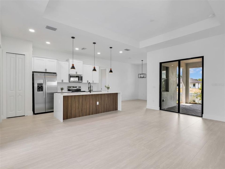 For Sale: $349,000 (3 beds, 2 baths, 1529 Square Feet)