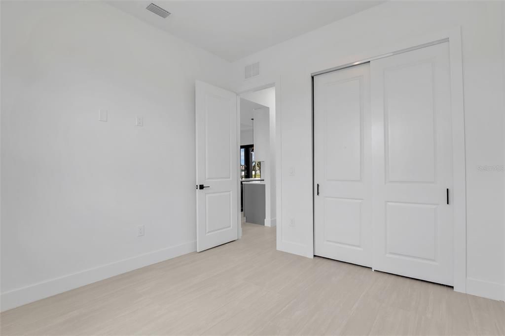 For Sale: $349,000 (3 beds, 2 baths, 1529 Square Feet)
