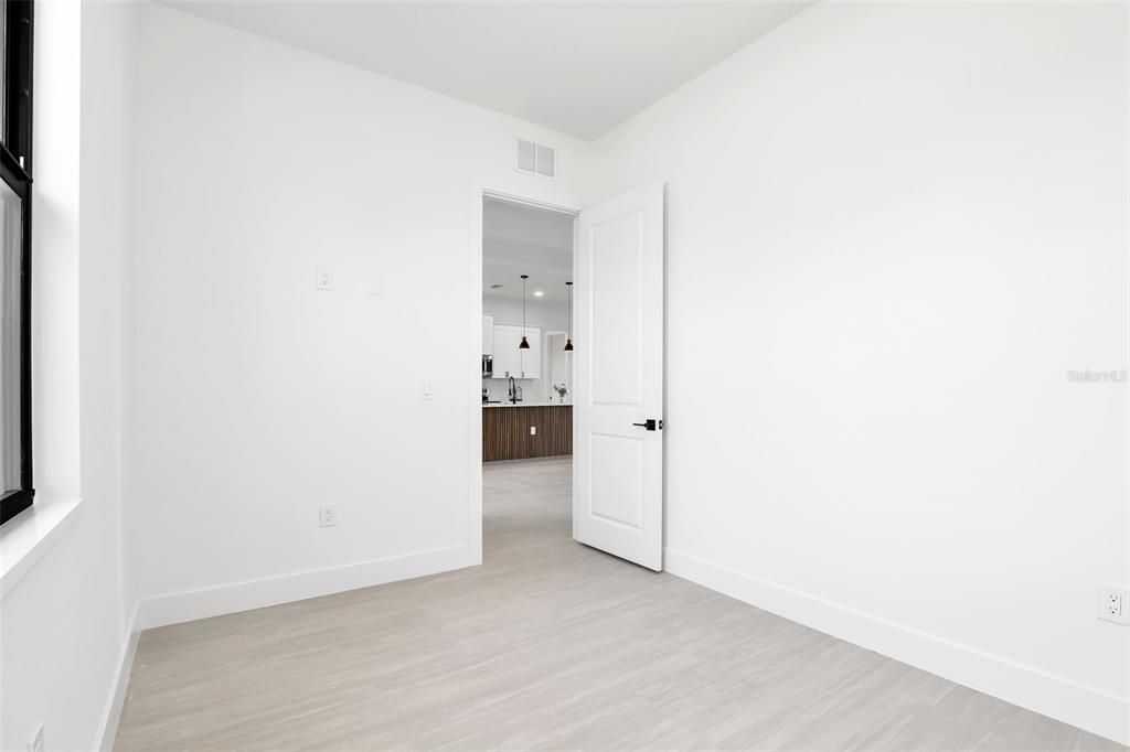 For Sale: $349,000 (3 beds, 2 baths, 1529 Square Feet)