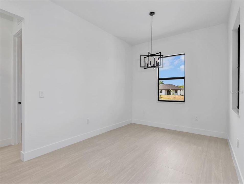 For Sale: $349,000 (3 beds, 2 baths, 1529 Square Feet)