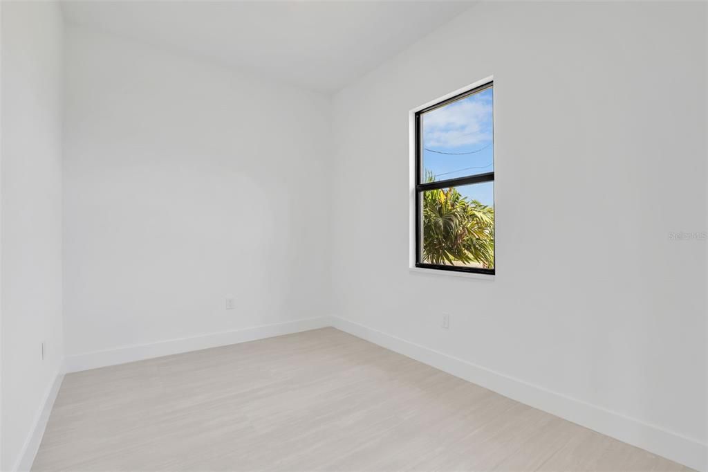 For Sale: $349,000 (3 beds, 2 baths, 1529 Square Feet)