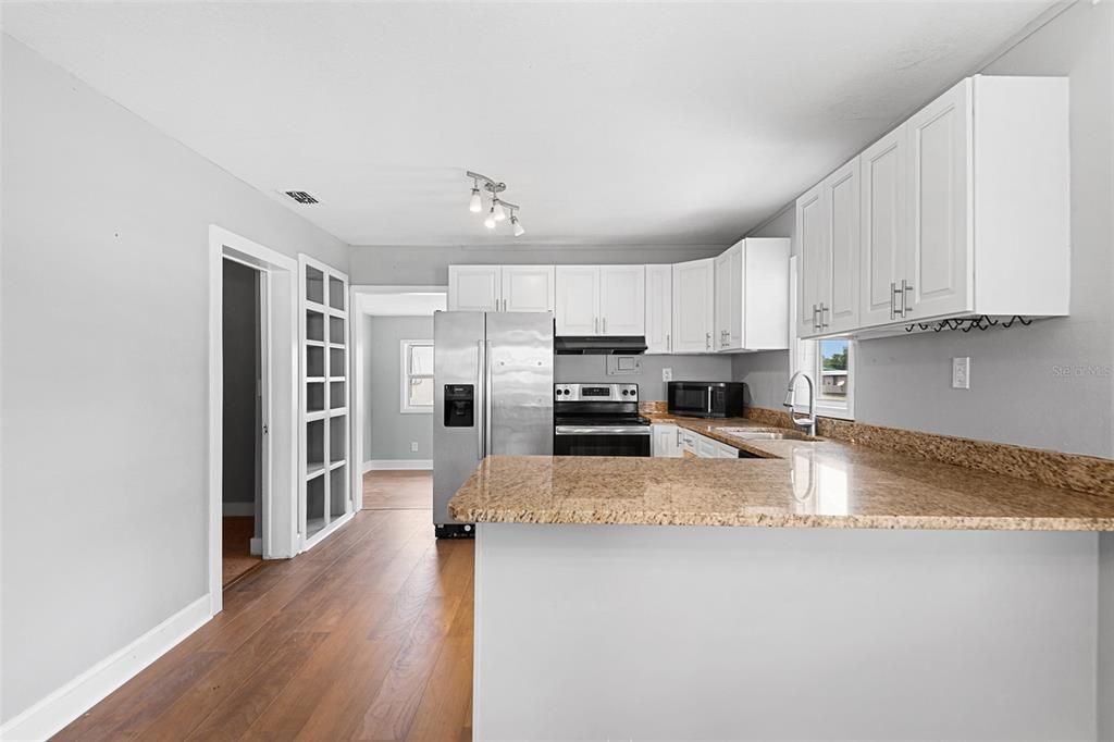 For Sale: $235,000 (3 beds, 1 baths, 1344 Square Feet)