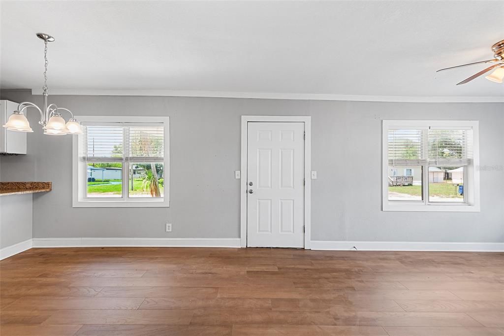 For Sale: $235,000 (3 beds, 1 baths, 1344 Square Feet)