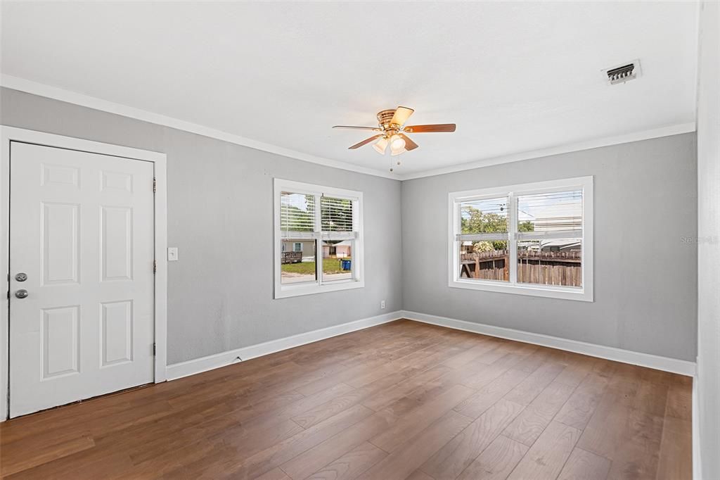 For Sale: $235,000 (3 beds, 1 baths, 1344 Square Feet)