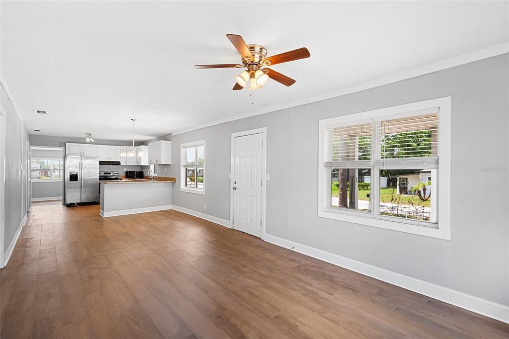 For Sale: $235,000 (3 beds, 1 baths, 1344 Square Feet)