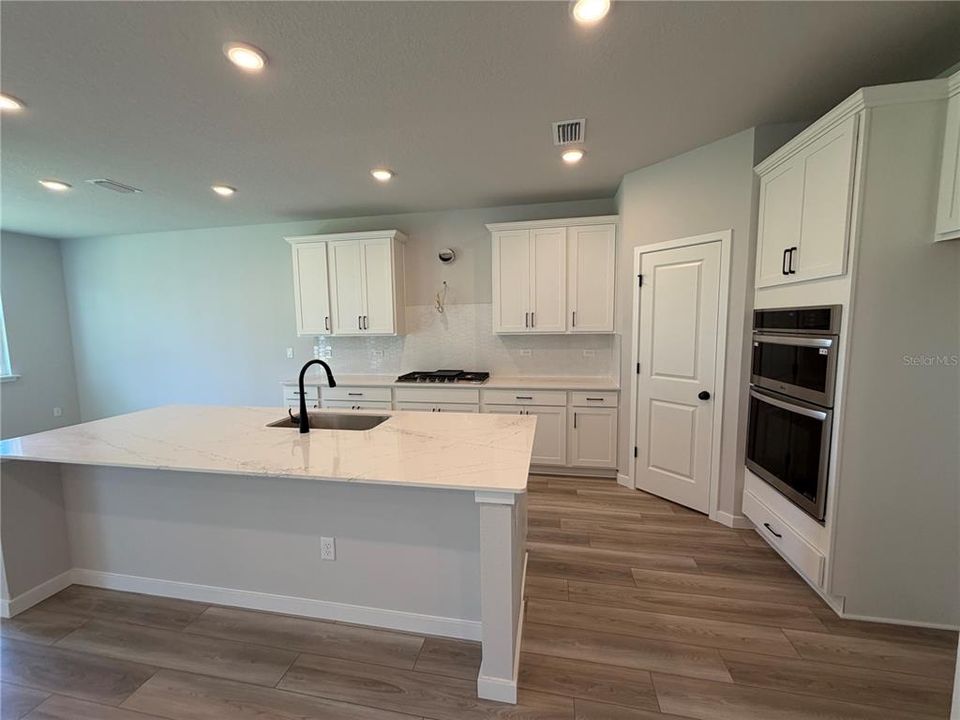 For Sale: $424,017 (3 beds, 2 baths, 1639 Square Feet)