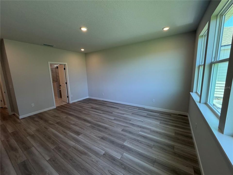 For Sale: $424,017 (3 beds, 2 baths, 1639 Square Feet)