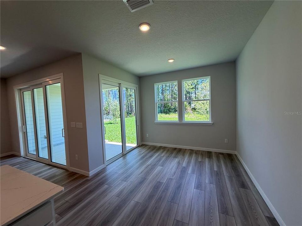 For Sale: $424,017 (3 beds, 2 baths, 1639 Square Feet)