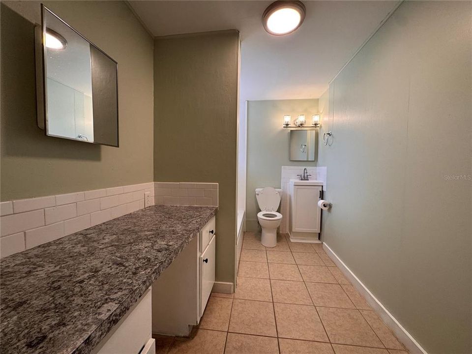For Rent: $1,500 (2 beds, 1 baths, 850 Square Feet)