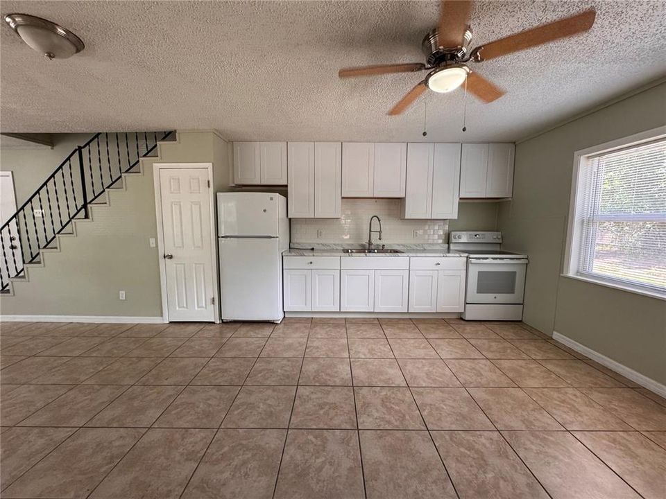 For Rent: $1,500 (2 beds, 1 baths, 850 Square Feet)