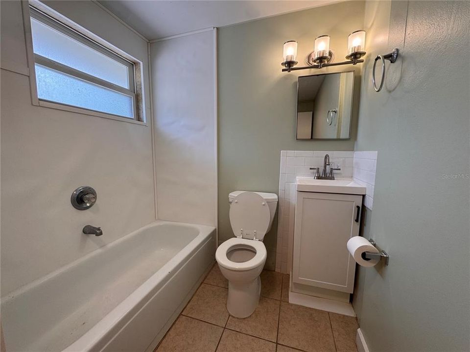 For Rent: $1,500 (2 beds, 1 baths, 850 Square Feet)