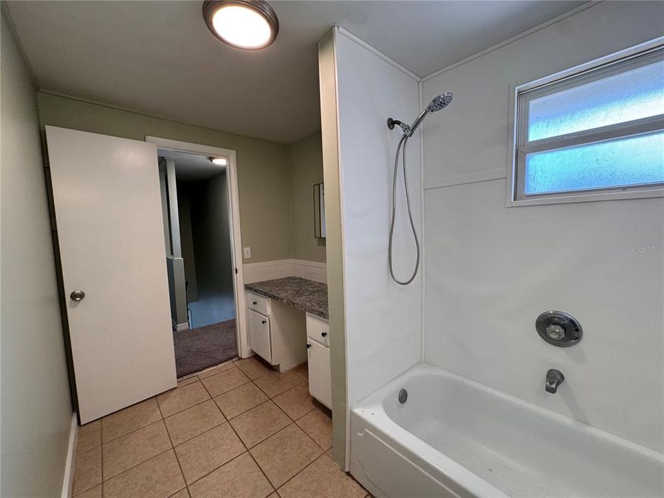 For Rent: $1,500 (2 beds, 1 baths, 850 Square Feet)