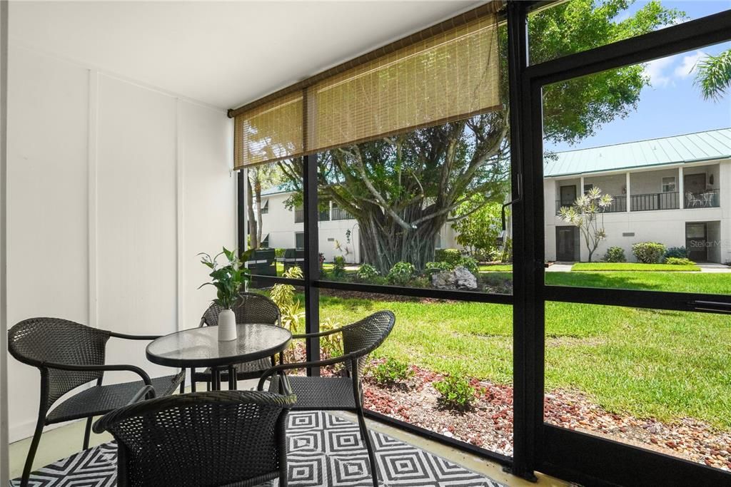 For Sale: $465,000 (2 beds, 2 baths, 1012 Square Feet)