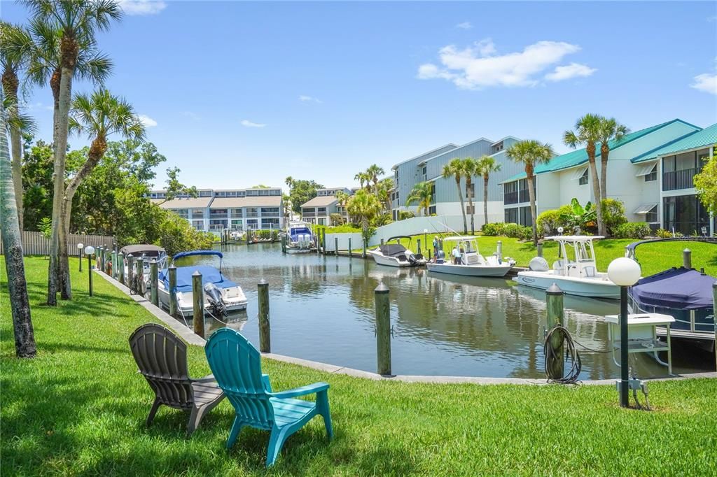 For Sale: $465,000 (2 beds, 2 baths, 1012 Square Feet)