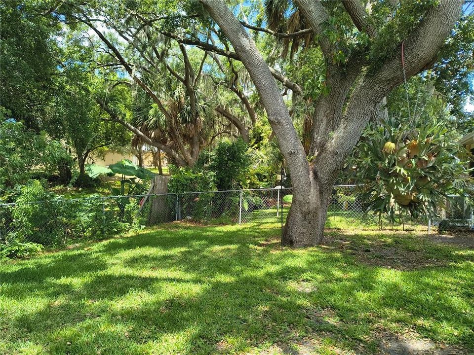 For Sale: $245,000 (2 beds, 2 baths, 1066 Square Feet)