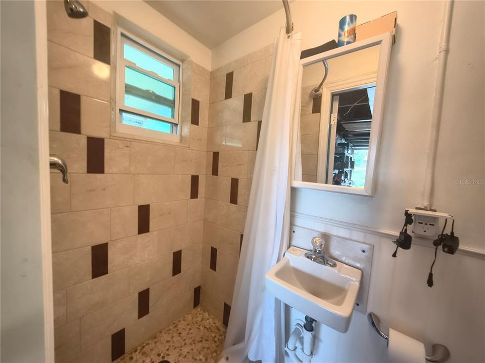 For Sale: $245,000 (2 beds, 2 baths, 1066 Square Feet)