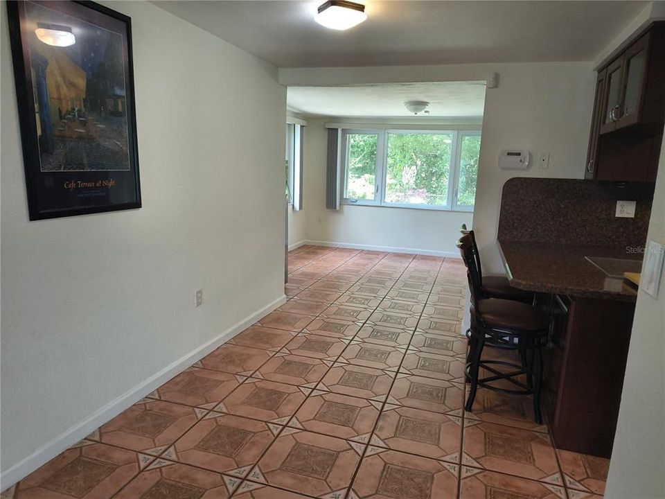 For Sale: $245,000 (2 beds, 2 baths, 1066 Square Feet)
