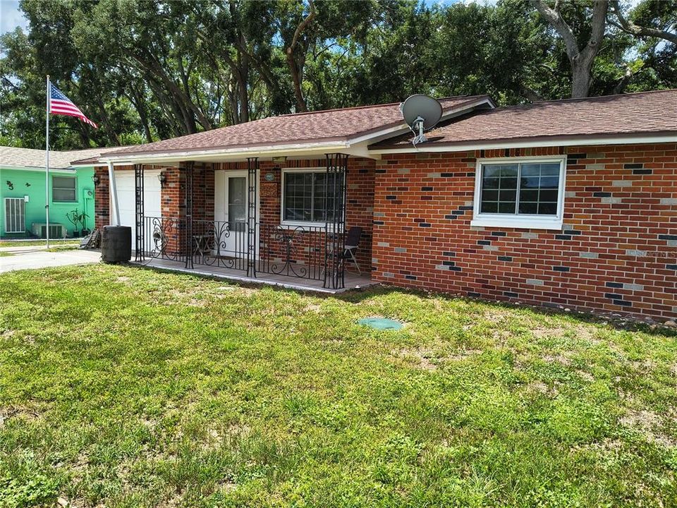 For Sale: $245,000 (2 beds, 2 baths, 1066 Square Feet)