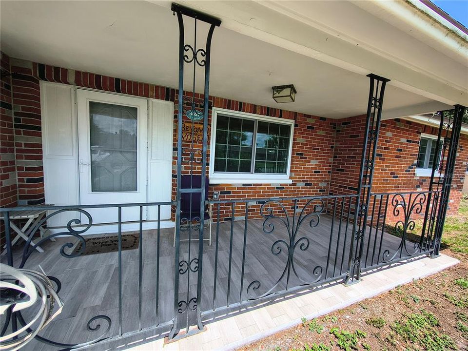 For Sale: $245,000 (2 beds, 2 baths, 1066 Square Feet)