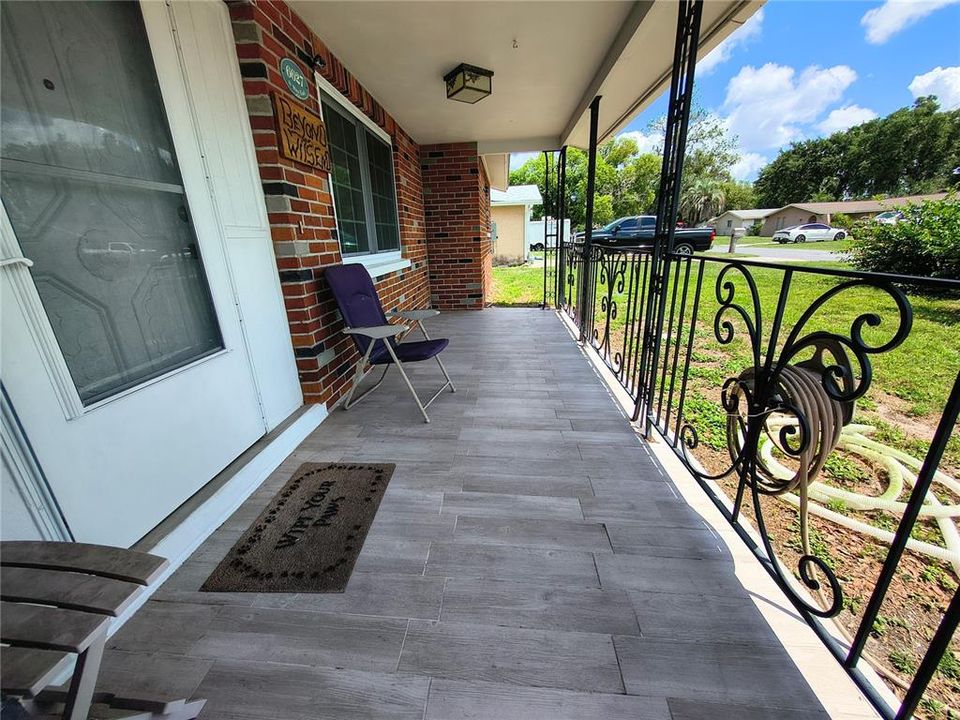 For Sale: $245,000 (2 beds, 2 baths, 1066 Square Feet)