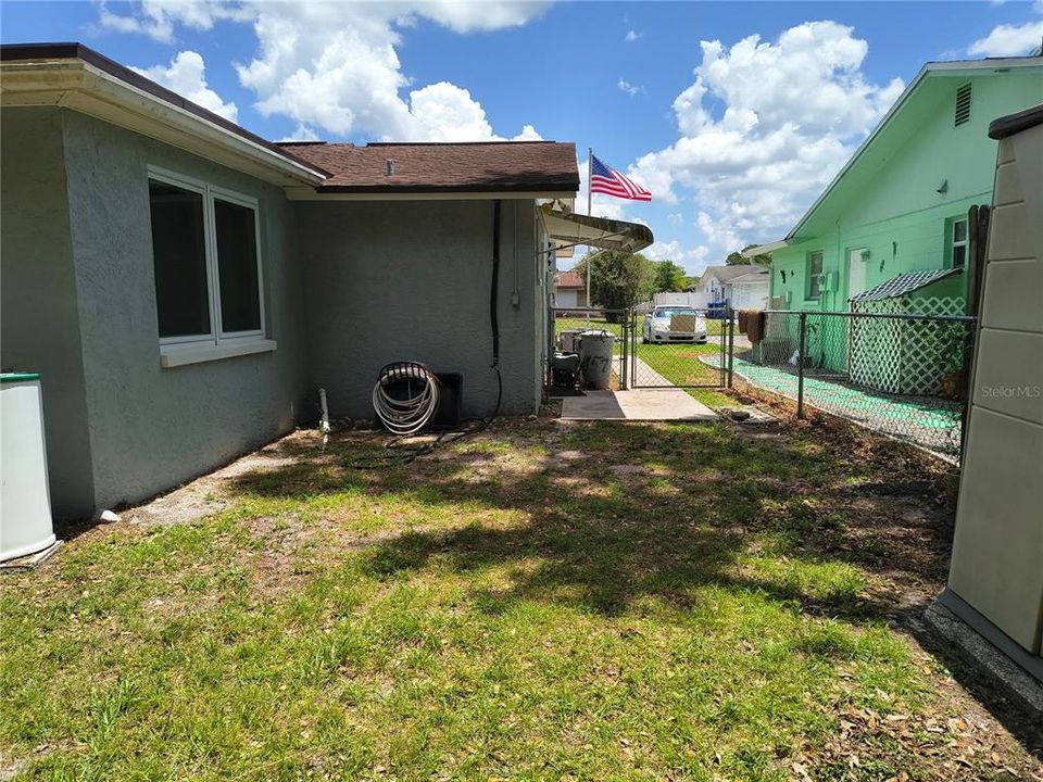 For Sale: $245,000 (2 beds, 2 baths, 1066 Square Feet)