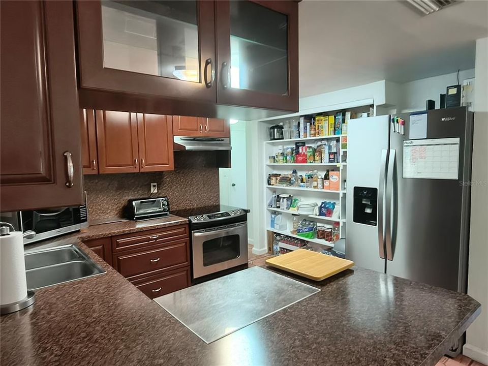 For Sale: $245,000 (2 beds, 2 baths, 1066 Square Feet)