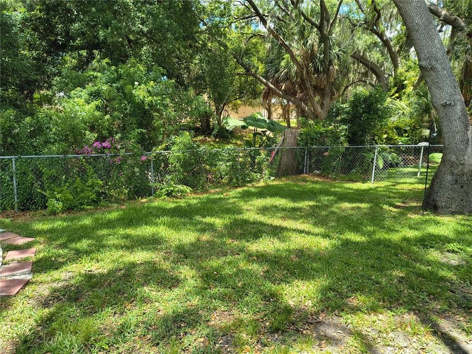 For Sale: $245,000 (2 beds, 2 baths, 1066 Square Feet)