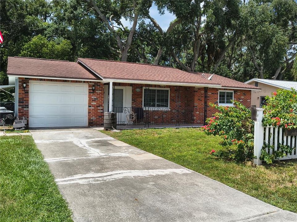 For Sale: $245,000 (2 beds, 2 baths, 1066 Square Feet)