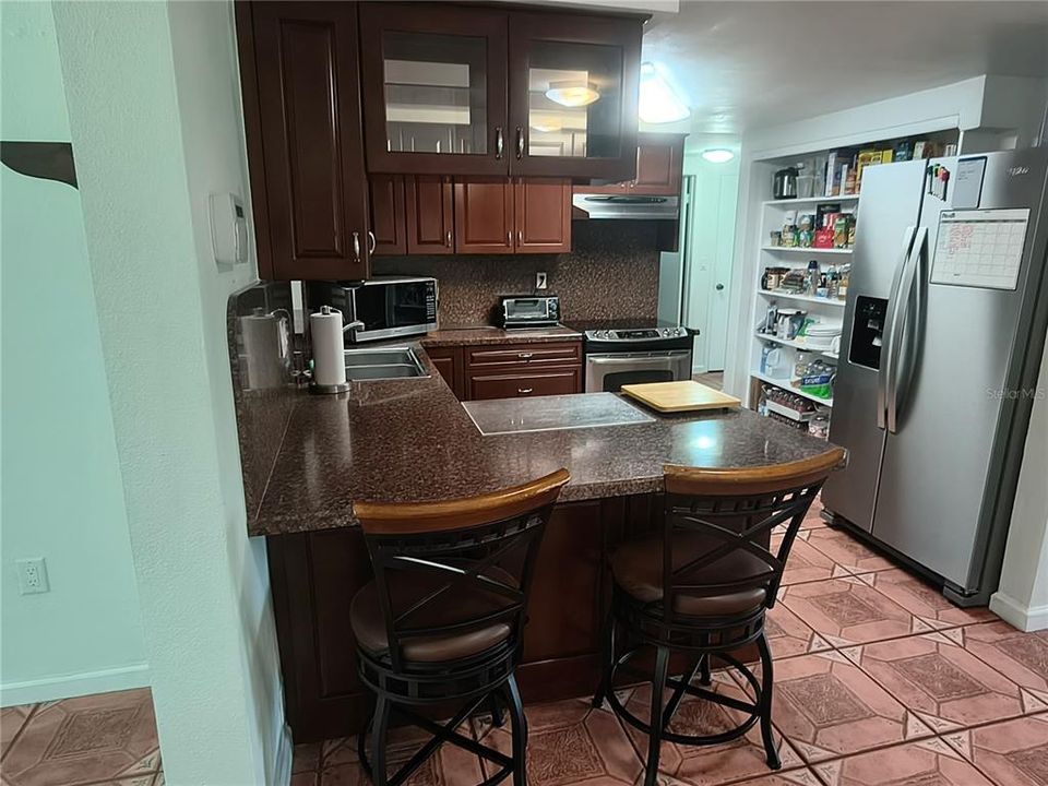 For Sale: $245,000 (2 beds, 2 baths, 1066 Square Feet)