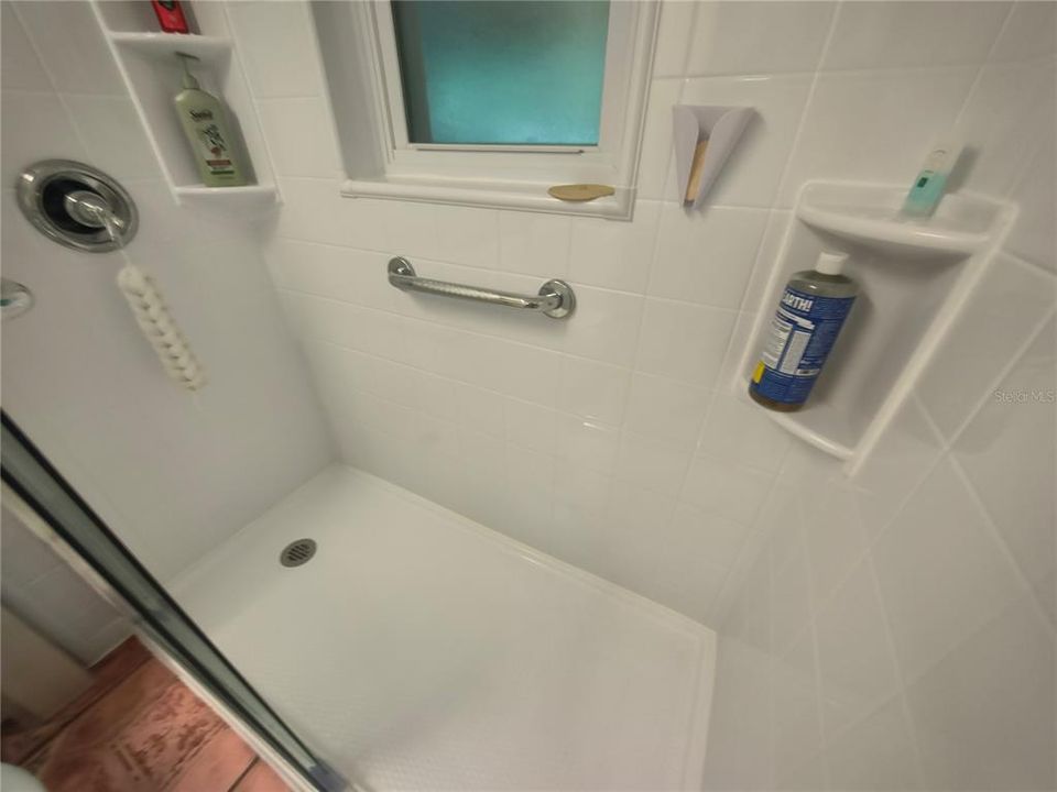 For Sale: $245,000 (2 beds, 2 baths, 1066 Square Feet)