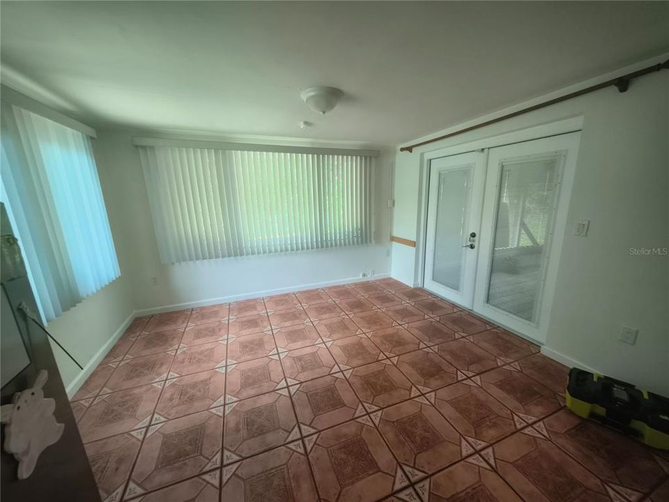 For Sale: $245,000 (2 beds, 2 baths, 1066 Square Feet)