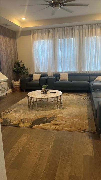For Rent: $3,500 (4 beds, 3 baths, 3313 Square Feet)
