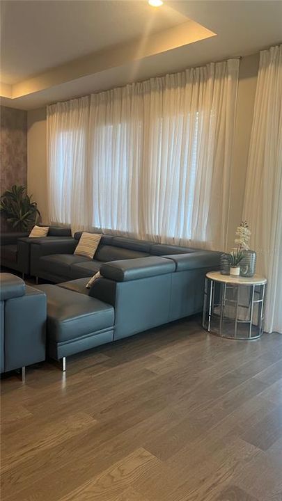 For Rent: $3,500 (4 beds, 3 baths, 3313 Square Feet)